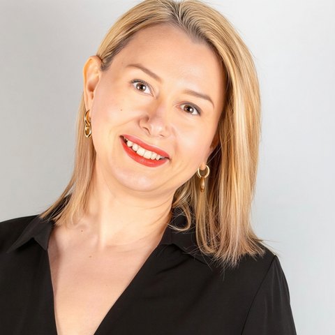 Sabina Babayeva, Tenity